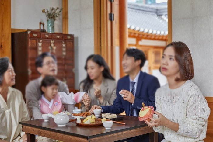 “남친의 할머니를 만났는데 ‘첩’ 할머니이랍니다...이 결혼해도 될까요?”