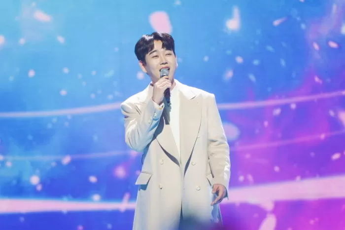 ‘폭행 전과’ 황영웅이 ‘불타는 트롯맨’ 하차하며 낸 사과문...여론은 싸늘