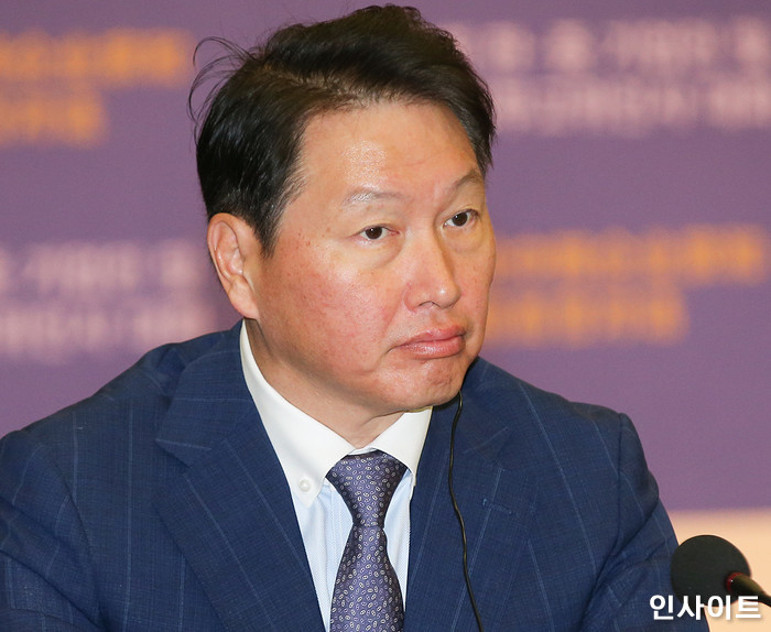 “성과급 왜이러죠?”...SK 회장님이 MZ 직원들과 직접 소통 나섰다가 받고 있는 문자들