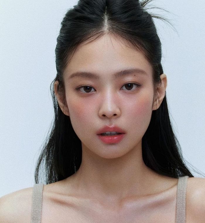 블랙핑크 제니, 얼굴 부상 소식...“당분간 밴드 붙일 것”
