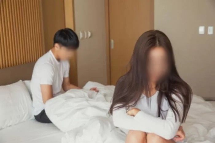 “9년째 사귀는 남친이 관계 중 핸드폰으로 ‘야동’보는데...결혼해도 괜찮을까요?”