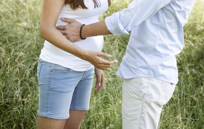 “배가 많이 나왔네”라며 여성 배 쓰다듬은 남자 공무원, ‘성추행’ 혐의로 징역형