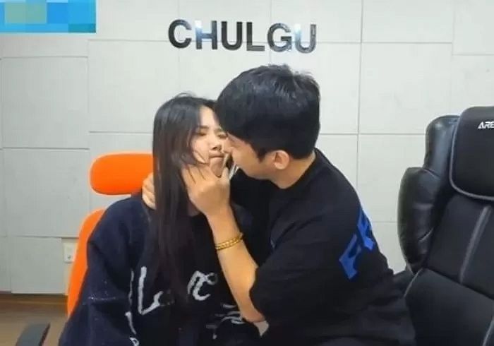 “제가 찼습니다”...철구♥팥순, 공개 열애 4개월 만에 ‘결별’ 발표