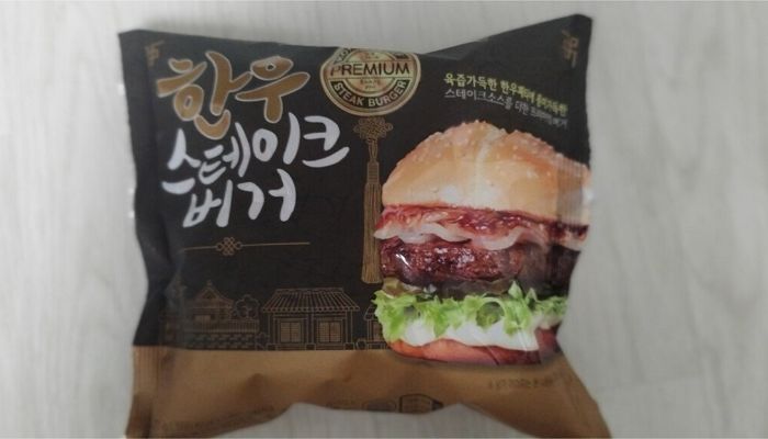 “이거 먹을 바엔 맥도날드 먹겠다”...CU가 4800원에 내놓은 햄버거 수준