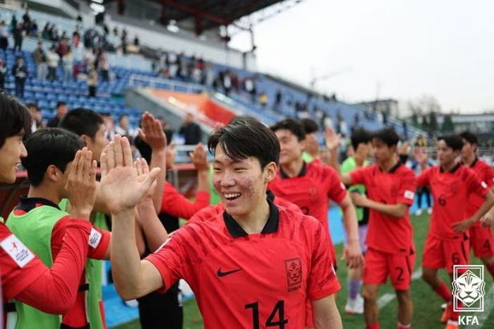 내일(12일) U20 갓기 축구선수들, 월드컵 출전권 놓고 중국과 맞대결