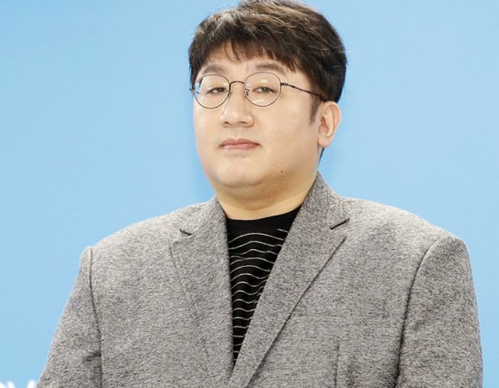 하이브, SM 인수 절차 중단...카카오에 경영권 주고 플랫폼 협력