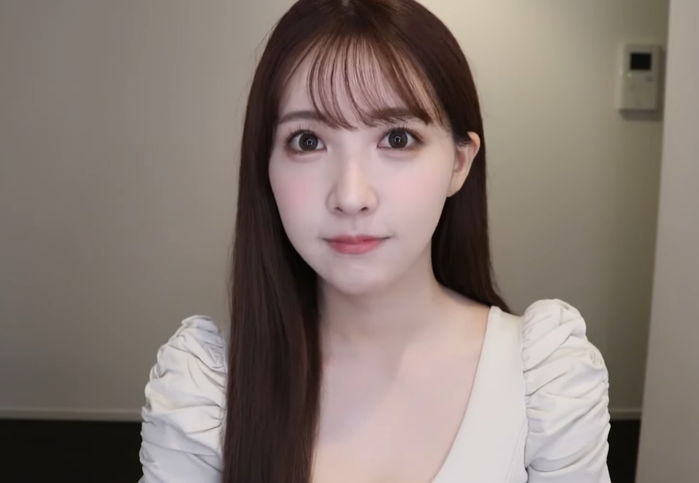 아이돌 출신 유명 AV 배우 미카미 유아 전격 ‘은퇴’ 발표 (영상)