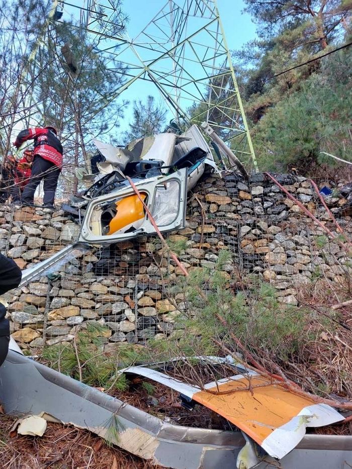 영월서 민간 헬기 추락, 2명 심정지