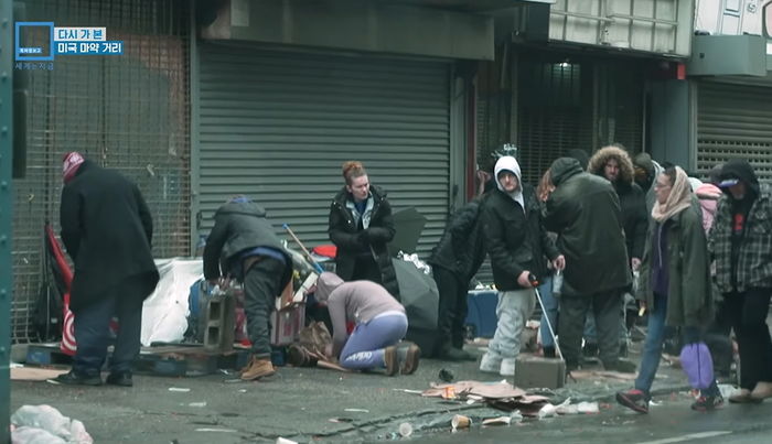 마약 중독자들 모여 있어 ‘좀비 랜드’라 불리는 미국 거리...1년 만에 다시 찾아가 봤다 (영상)
