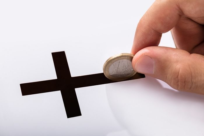 “남친이 결혼하면 제 월급까지 합친 돈에서 교회 ‘십일조’ 내고 싶다는데, 파혼해야 할까요?”