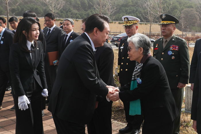 “일본에는 사과하라면서 북한에는 왜 못하냐”...서해 전사 유족들 한탄