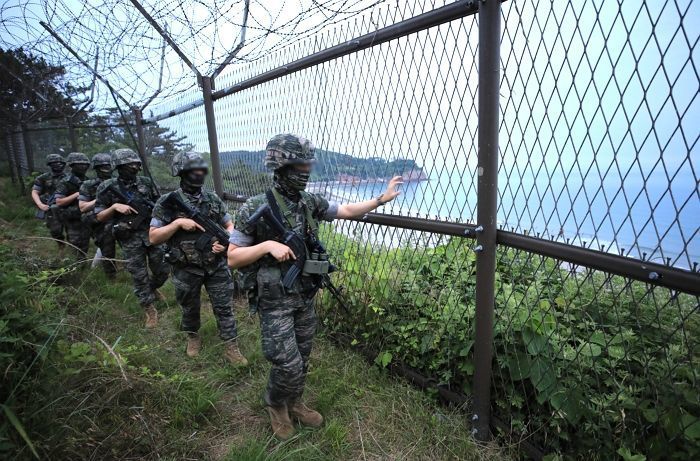 경찰관 4명 폭행한 탈북민 여성에게 법원이 집행유예를 선고한 이유