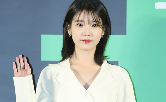 아이유가 앞으로 ‘본명 이지은’ 안 쓰고 ‘아이유’만 쓰겠다 선언한 이유