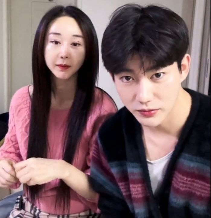 함소원, 이혼 발표 6시간만 해명 방송...“여러분 진정하세요”
