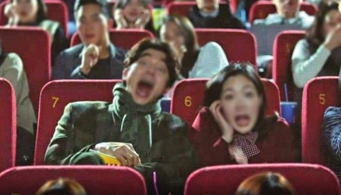 “영화관 피크시간에 옆자리 비워두려 3자리 예매하고 혼자 보는 게 민폐인가요?”