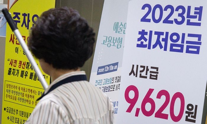 노동계 “최저임금 1만 2,000원 달라”