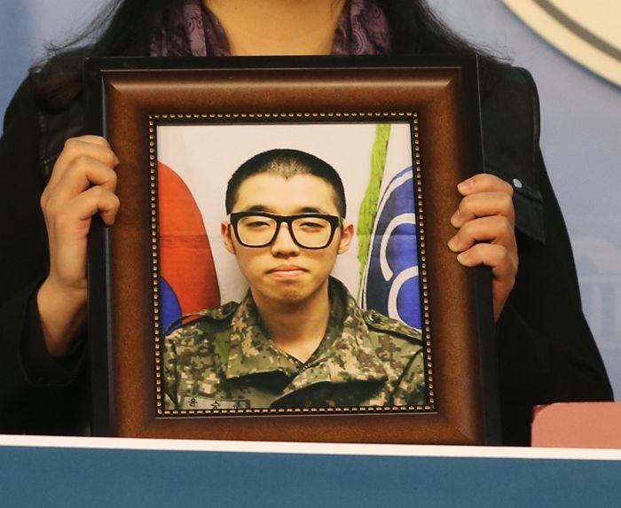 9년전 오늘(7일), 맞고 쓰러지니까 수액주사 놓고 때려죽인 ‘의무병 살인사건’ 일어났습니다