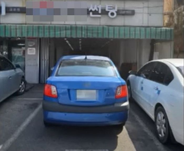“선팅 마음에 안 들어”...1년째 가게 입구 막고 보복주차한 중년여성