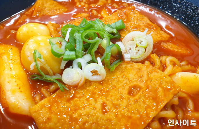 떡볶이 배달하던 ‘세 자녀’ 아빠, 음주운전 차량에 치여 사망