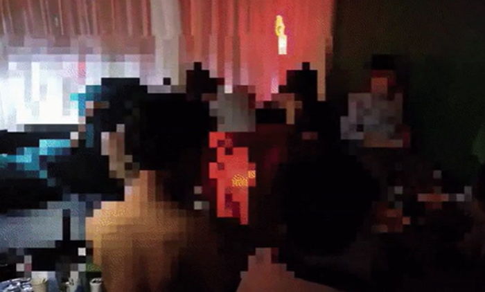 남녀 26명 뒤엉켜 난교 파티한 강남의 ‘스와핑 클럽’ 업주 기소 (+현장 단속 영상)