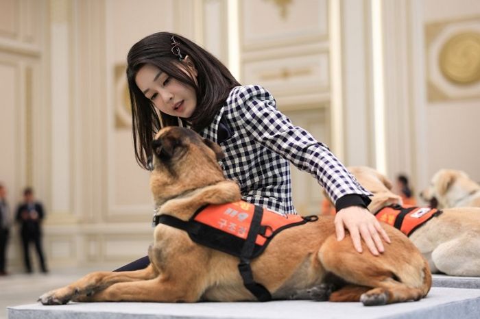 “임기 내 ‘개고기 종식’ 위해 노력하겠다”...반려견 6마리 키우는 김건희 여사의 진심