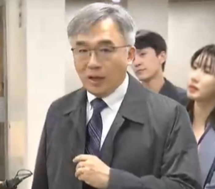 ‘성폭력’ 논란 박원순 측 변호인, 후배 변호사에 성추행 피소...CCTV 영상 공개됐다