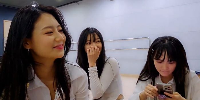 “회장님 자X를 보고 싶어”...합방하는 여캠 성드립에 놀란 동료 女 BJ 반응 (영상)