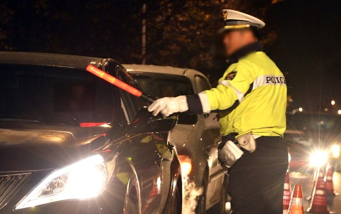 음주측정 결과 ‘정상’ 나오자 경찰 멱살 잡고 “무릎 꿇으라” 협박한 女공무원