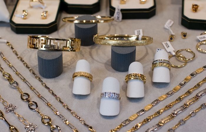 광주 여중생 2명 등 ‘중학생 3인조’, 금은방서 1800만원어치 귀금속 훔쳐 도주