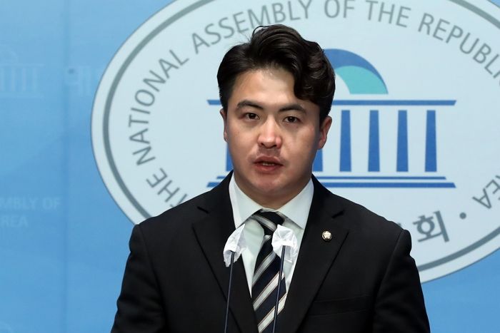 소방관 출신 민주당 국회의원이 정치 그만두고 다시 ‘본업’으로 돌아가는 이유