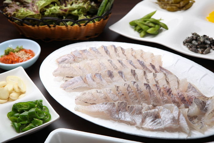 30대 청년이 “식중독 걸렸다”며 횟집 2500곳에 전화해 뜯어낸 어마어마한 금액 수준