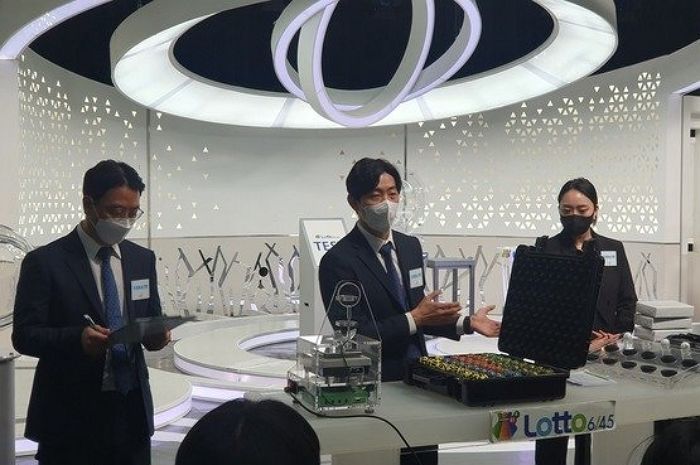 ‘조작’ 논란 끊이지 않는 로또...정부, 추첨장에 국민 초청한다