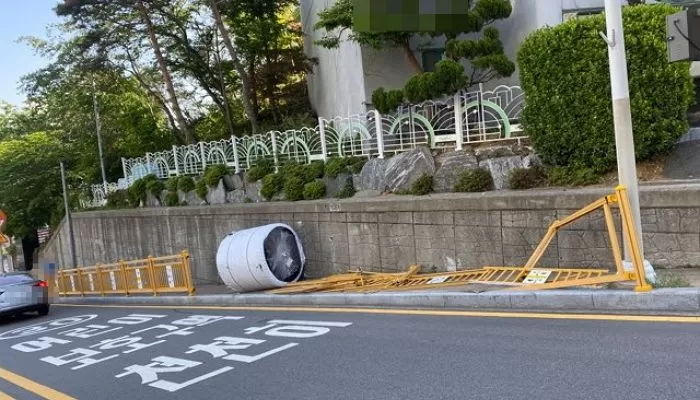 지게차서 떨어진 1.5t 낙하물에 사망한 10살 초등학생...아빠가 눈물로 쓴 글