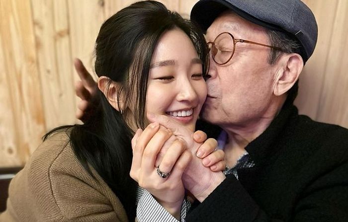 박소담 볼에 뽀뽀하며 55년 나이 차 뛰어넘는 ‘찐우정’ 자랑한 88세 신구