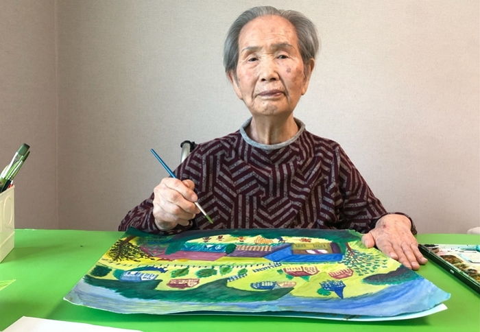 “인생에 너무 늦은 때란 없다”...95세에 그림 배워 98세에 첫 개인전 연 정옥희 할머니