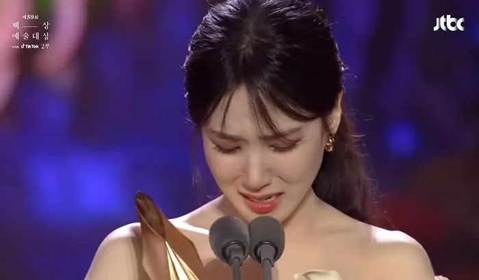 김갑수 “박은빈, 18살짜리도 아니고 30살이나 먹고 울고불고...송혜교에 배워라”