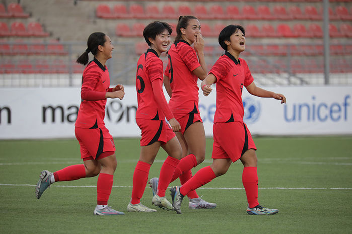 아시안컵 예선전서 홍콩 ‘12-0’으로 박살낸 한국 여자 축구 ‘뽀시래기’ 선수들