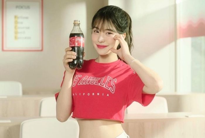 한국서는 ‘연예인병’ 걸렸다 욕먹더니 대만서 코카콜라 CF 찍고 진짜 연예인된 치어리더 근황