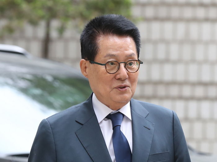 박지원 “조국·조민 부녀 중 누군가는 총선 출마할 것”