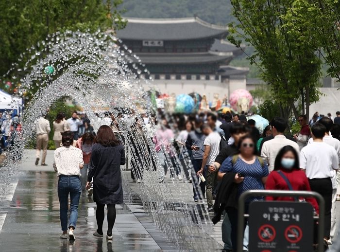 금요일인 내일(12일), 최고 25도 초여름 날씨...일교차 심하니 감기 조심하세요