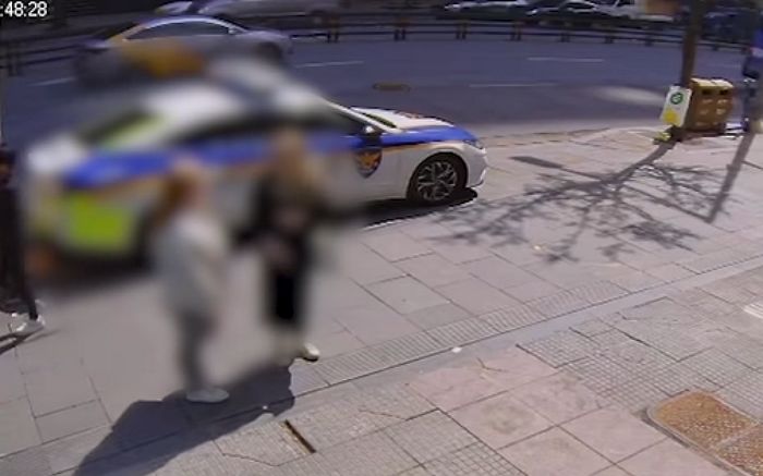 한국서 ‘300만원’ 든 지갑 잃어버린 러시아 여성...그대로 되찾고 난 뒤 보인 반응 (영상)