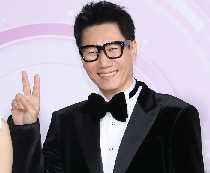 지석진, 임금체불로 생활고 시달리는 소속사 직원들 위해 ‘사비’ 털었다