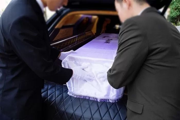 상주 장례비 ‘5천만원’ 빼돌려 인터넷 도박에 쓴 장례지도사의 최후