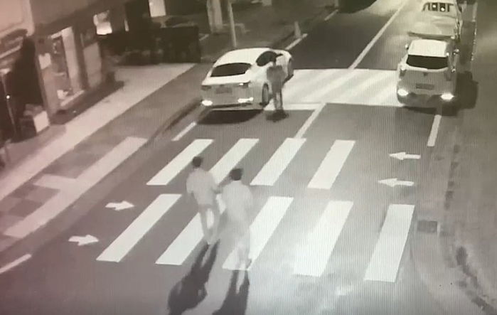 “반성한다”며 풀려난지 사흘 만에 또 차량 털이 한 중학생들에 경찰이 한 ‘참교육’