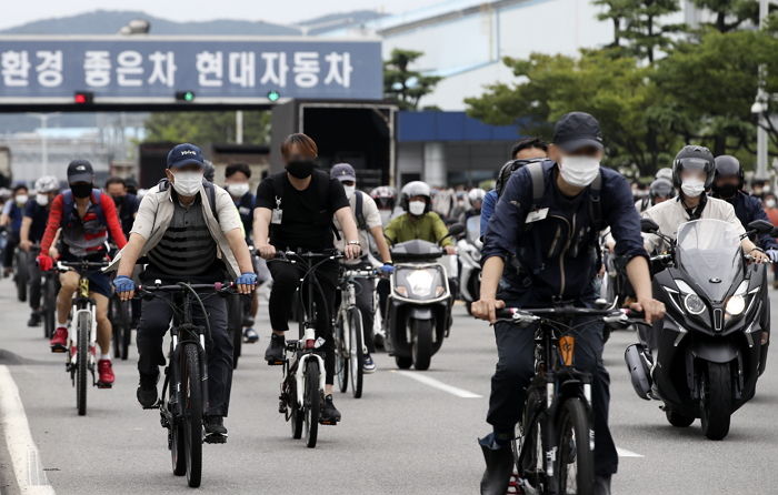 “순이익의 30%, 상여금 900% 줘”...현대차 노조의 ‘영끌 요구’