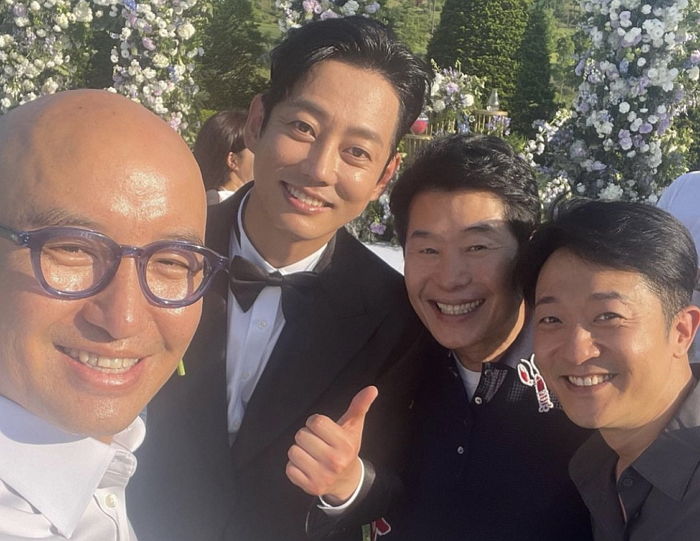 “신부 측에 사죄드립니다”...‘톱게이’ 홍석천이 테이 결혼식장에서 한 ‘민폐 멘트’