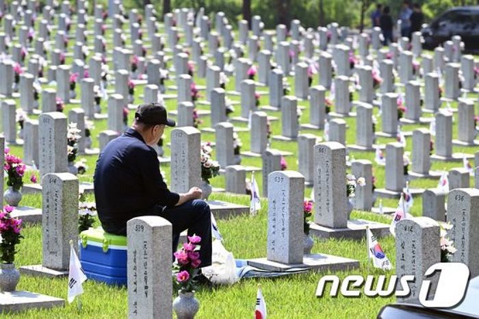 ‘현충일’인 내일(6일) 오전 10시, 전국에 ‘묵념 사이렌’ 울리니 놀라지 마세요