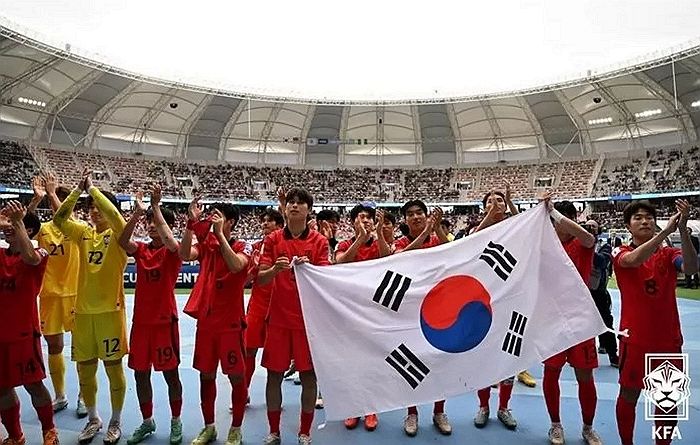 한국 축구 4강 진출하자 “심판 매수했다” 유언비어 퍼트리는 중국 누리꾼들