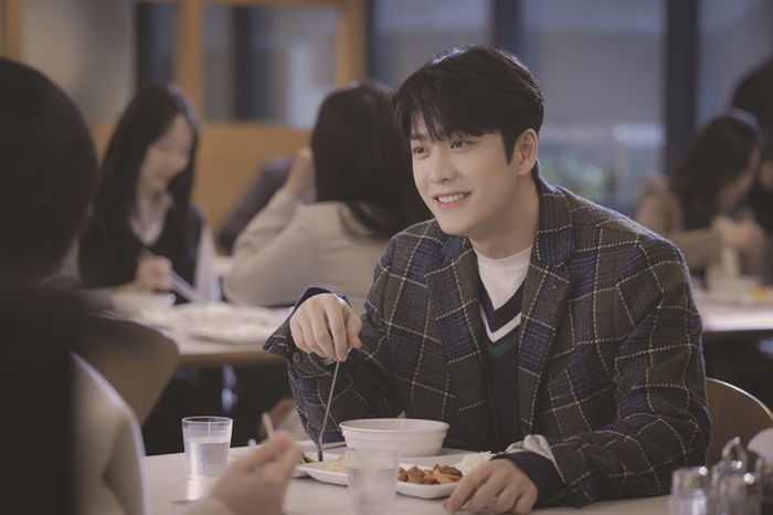 현충일 추념식서 늠름해진 모습으로 6.25 참전 용사의 비망록 낭독한 ‘우영우’ 강태오 (영상)