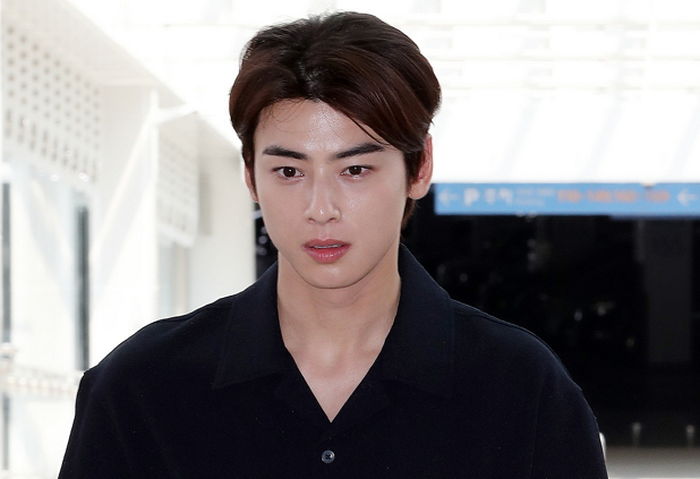 오늘(6일) 더 야윈 모습으로 출국해 팬들 걱정하게 만든 ‘아스트로’ 차은우